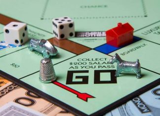 Perinteiset pelit viihdyttävät kaiken ikäisiä Perinteiset pelit viihdyttävät kaiken ikäisiä